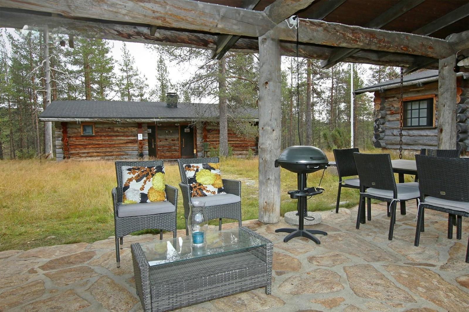 Kuukkeli Log Houses Porakka Inn Saariselkä Exterior foto