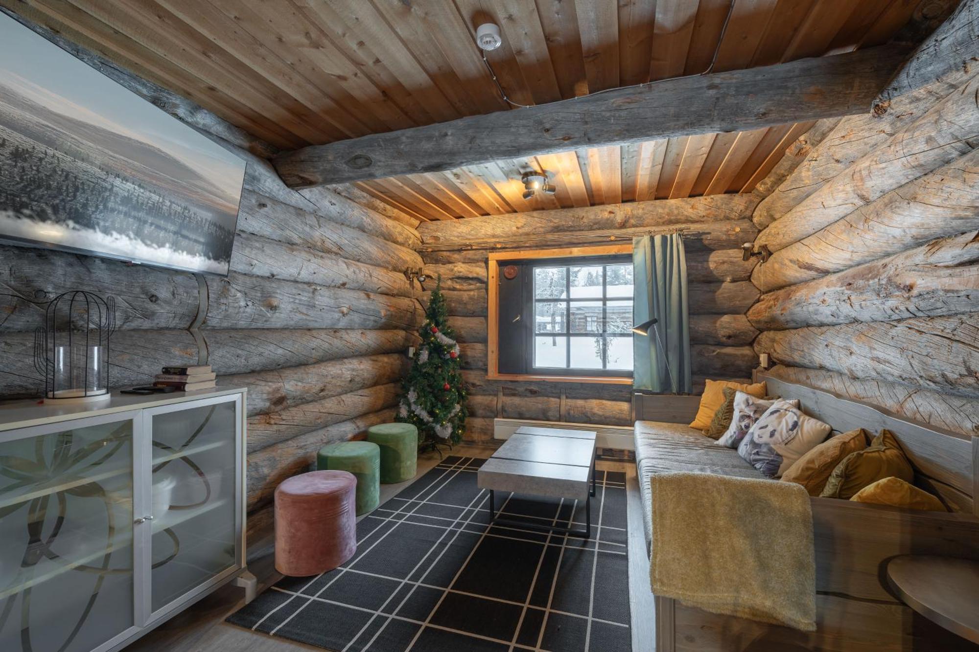 Kuukkeli Log Houses Porakka Inn Saariselkä Exterior foto