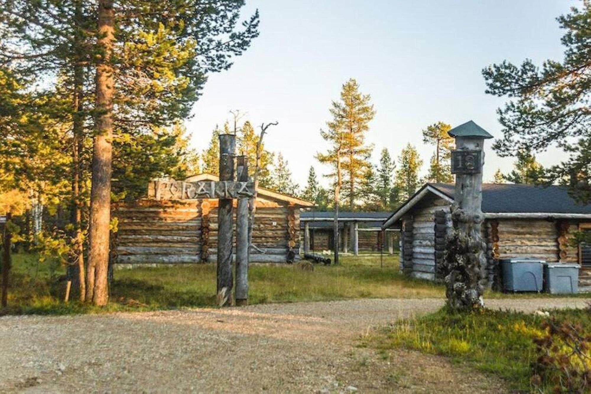 Kuukkeli Log Houses Porakka Inn Saariselkä Exterior foto