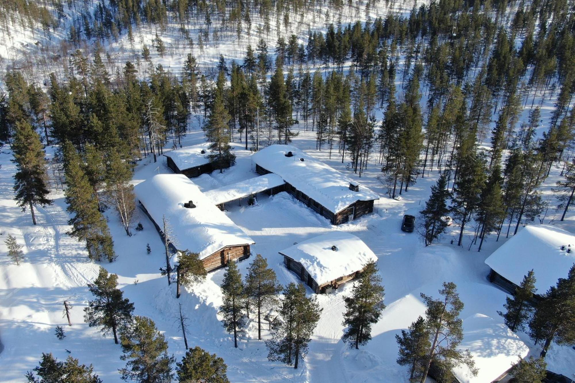 Kuukkeli Log Houses Porakka Inn Saariselkä Exterior foto